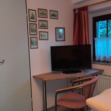 Hotel Garni & Oma'S Heuhotel 'Pension Zur Galerie' Barby Luaran gambar