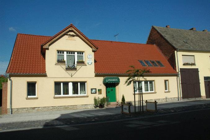 Hotel Garni & Oma'S Heuhotel 'Pension Zur Galerie' Barby Luaran gambar