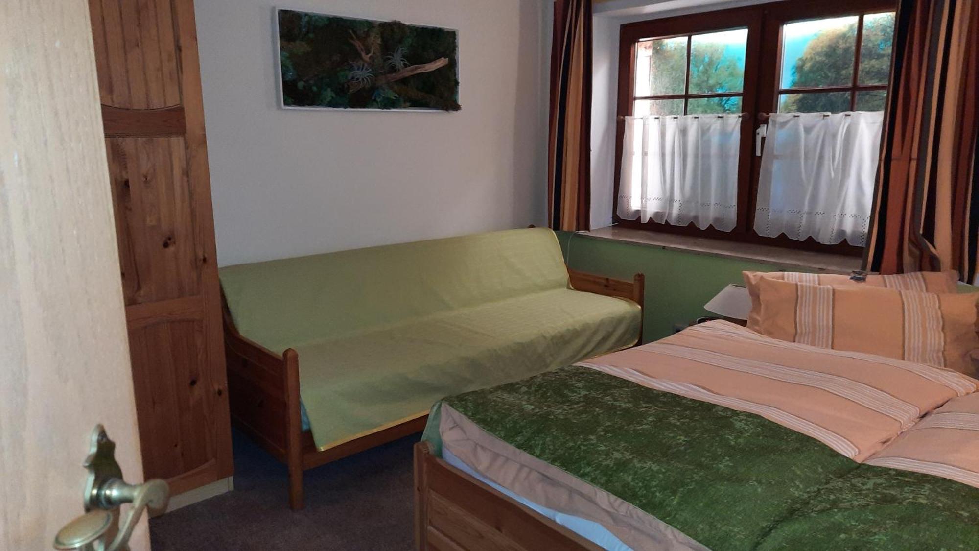 Hotel Garni & Oma'S Heuhotel 'Pension Zur Galerie' Barby Luaran gambar
