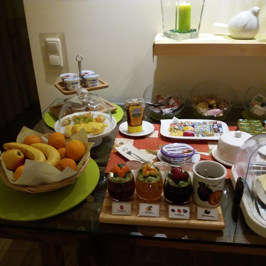 Hotel Garni & Oma'S Heuhotel 'Pension Zur Galerie' Barby Luaran gambar